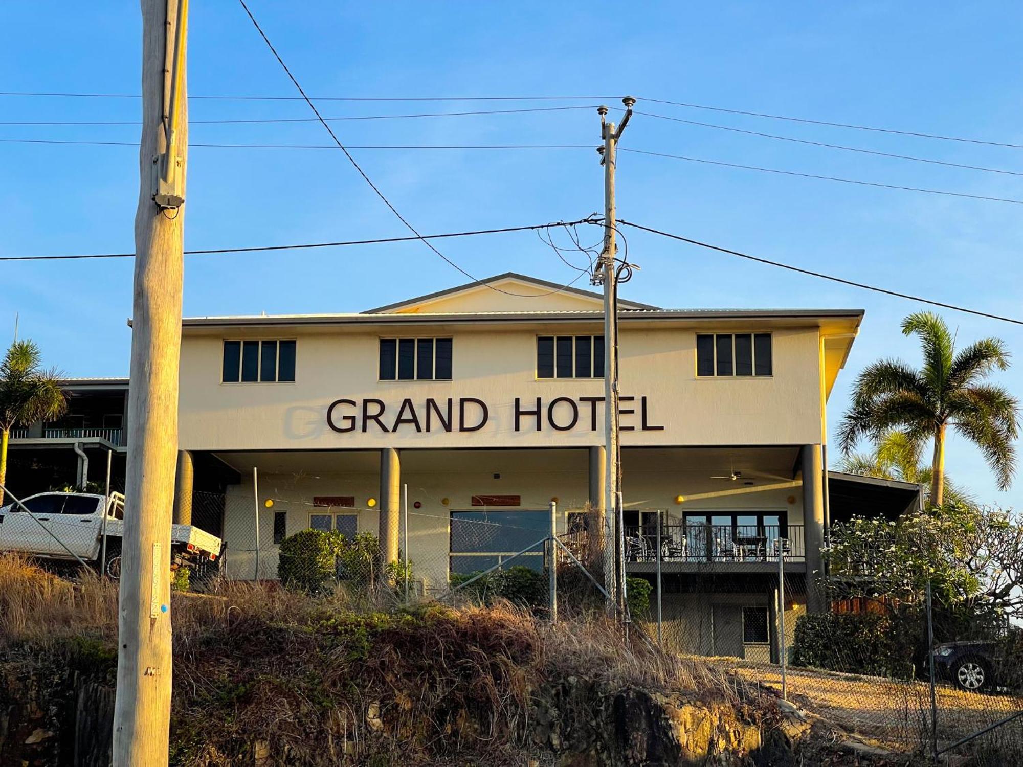 Grand Hotel Thursday Island Kültér fotó